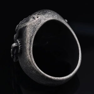 Retro biker skull ring for men with vintage distressed silver finish in stainless steel