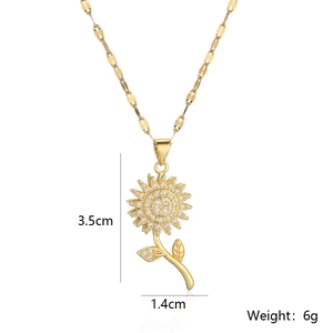Collier avec pendentif tournesol rotatif en cuivre doré et oxydes de zirconium