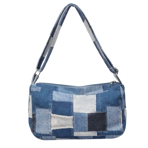 Sac à bandoulière en patchwork de jean bleu avec motif à carreaux et zip métallique