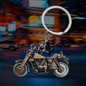 Motorcycle Helmet Keychain Zinc Alloy Cool Retro Motorbike Pendant Key Ring Ornament Gift For Motorcyclists