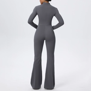 Vue arrière du body de yoga gris foncé à manches longues avec legging évasé moulant
