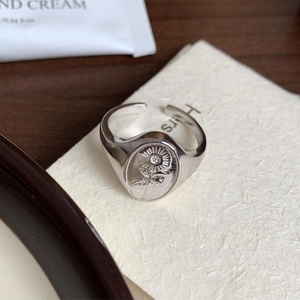 Minimalist S925 sterling silver open ring with sunflower engraving and zircon center
