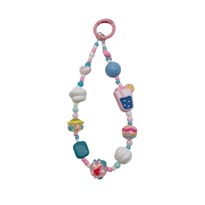 Porte-clés de thé au lait peint à la main avec des perles acryliques et formes de cœur