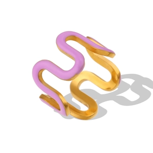 Pink enamel wavy open ring in 18K gold plated stainless steel finish
