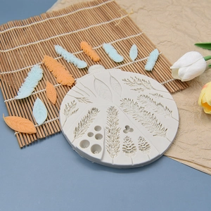 Round silicone mold with pine needles and cones for Christmas cake fondant decorating