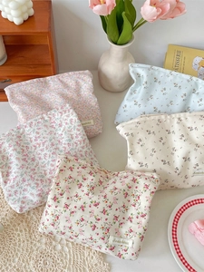 Floral canvas large capacity makeup bag in pastel colors with Korean Zakka style aesthetic