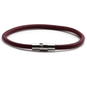 Bracciale minimalista in pelle intrecciata bordeaux scuro con chiusura magnetica in argento
