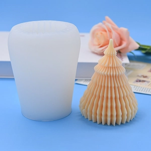 Origami style Christmas tree silicone mold for DIY baking and aromatherapy candle making