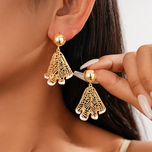 Vintage Hollow Out Grid Fan Shaped Copper Earrings With 925 Sterling Silver Earring Post 18K Gold Plated Faux Artificial Pearl