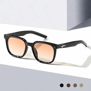 Retro Square Frame Sunglasses Fashion PC Eyewear UV400 Protection Unisex Tinted Lens Metal Star Decoration Trendy