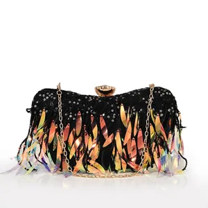 Elegante schwarze Pailletten-Clutch mit Laser-Fransen und Gold-Blumenverschluss für Abende