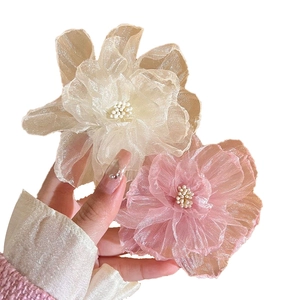 Barrettes à cheveux fleurs en organza beige et rose avec perles blanches pour femmes