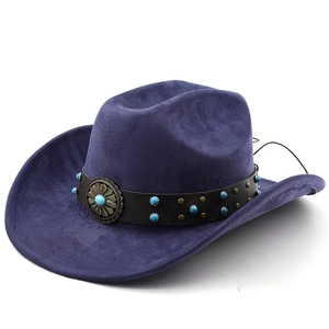 Chapeau de cow-boy violet foncé en suédine avec ceinture à clous bohémienne