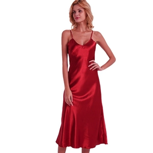 Nuisette élégante en satin rouge foncé pour femmes avec col en V et fines bretelles