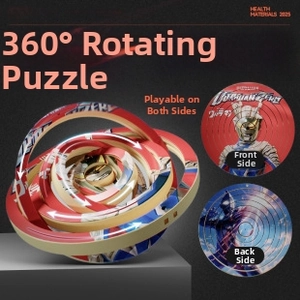 Detail van een 360 graden draaibare dubbelzijdige puzzel met afbeeldingen van superhelden