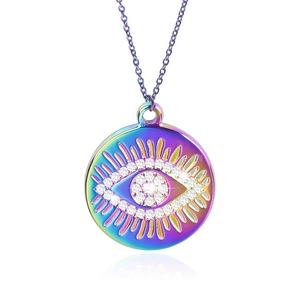 Makroaufnahme von Regenbogen-Böse-Augen-Anhänger mit weißen Zirkonia und 18 Karat Gold