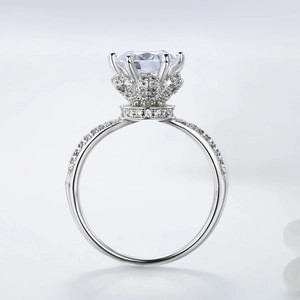 Luxurious S925 sterling silver crown ring with large sparkling zircon and micro-pave diamonds