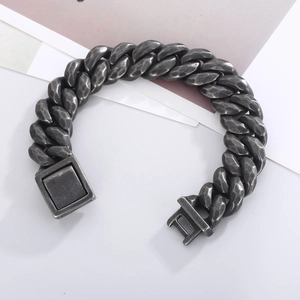 Retro punk cuban chain bracelet in stainless steel with hammered texture for men