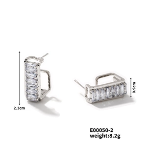 Boucles d'oreilles créoles géométriques en zircon rectangulaire au design élégant et chic
