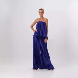 Set plissé blu reale a due pezzi composto da top a fascia e pantaloni svasati larghi