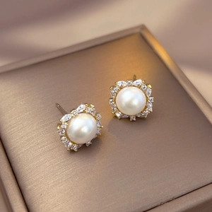 Elegante Künstliche Perle Zirkon Ohrstecker Rund 14K Vergoldet Legierung Mit Silber Ohrstecker Vintage Luxus Damen Schmuck
