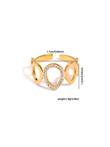 Detail view of gold star ring with dimensions 1.7cm diameter and weight 1.8g