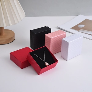 Diamond patterned jewelry gift boxes in red, black, pink and white with necklace insert