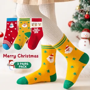 Set di 3 paia di calzini natalizi in cotone per bambini con graziosi motivi di Babbo Natale