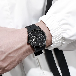 Modern heren sport horloge met zwarte siliconen band en uniek wijzerplaat ontwerp