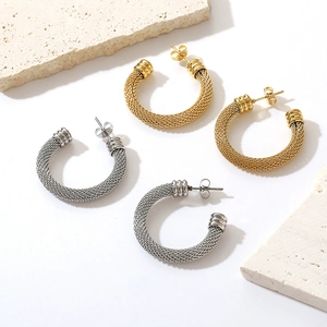 Créoles En Forme De C Pour Femmes Acier Inoxydable Plaqué Or 18K Texture Tissée En Maille Bijoux Fantaisie Géométriques Ronds