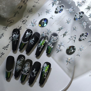 Stickers nail art fleurs 3D M-534 avec motifs de lys irisés et décorations perles