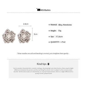 Tableau des tailles détaillé pour boucles d'oreilles rose argentée avec zircons