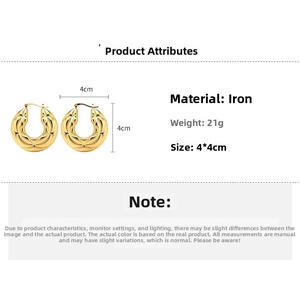 Detail specifications of golden round earrings with diamond pattern texture 4x4cm size
