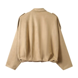 Vue arrière du blouson aviateur en daim camel montrant coutures et ourlet côtelé