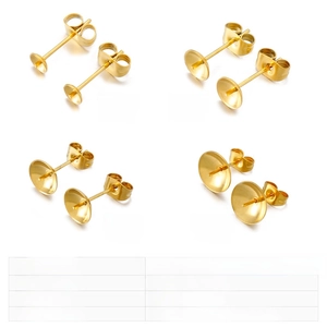 Detailansicht goldener Edelstahl-Ohrsteckerfassungen in den Größen 4 mm bis 10 mm