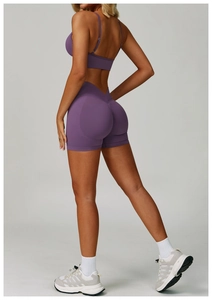 Détails de l'ensemble de yoga violet sans couture avec soutien-gorge et short taille haute