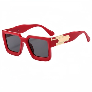 Square PC Frame Sunglasses Oversized Retro Fashion UV Protection Outdoor Shades With Metal Accent Decoration Unisex Chic