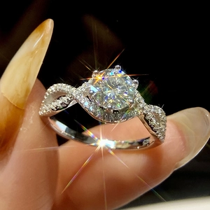Classic 1 carat moissanite 6-prong S925 sterling silver wedding ring for women