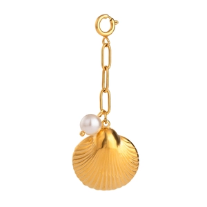 Pendentif coquille dorée avec perle et fermoir à ressort sur chaîne en acier inoxydable