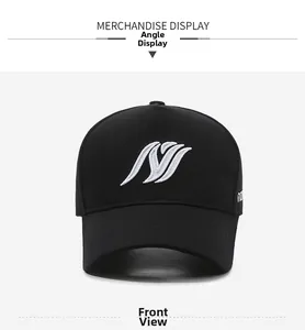 Vue de face de la casquette de baseball noire avec broderie blanche en relief 3D