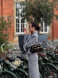 Veste Blazer À Carreaux Haut Caraco Et Jupe Mi-Longue Tenue Élégante Style Vintage Femmes Chic Automne