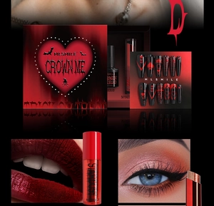 Makro-Details des dunkelroten Halloween-Make-up-Sets mit Lippenstift und Nagelkunst
