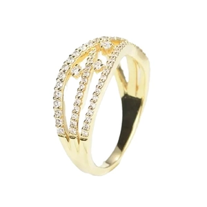 Exquisito anillo multicapa dorado cruzado con pavé de piedras circonitas blancas