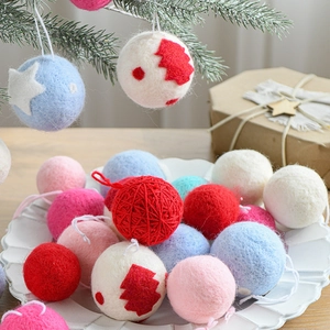 Handmade Wool Felt Christmas Ornaments Hanging Ball Multi Color Yarn Pom Poms With Star And Tree Patterns Holiday Decor