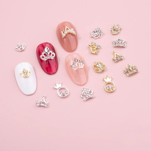 Bijoux À Ongles Couronne Alliage Strass Künstliche Perle Décoration DIY Art Accessoires Luxe Or Argent Style