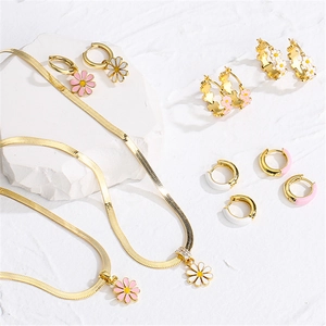 Daisy Flower Jewelry Set Enamel Drip Oil Brass Gold Plated Flat Snake Chain Necklace And Floral Hoop Earrings Women Sweet Style