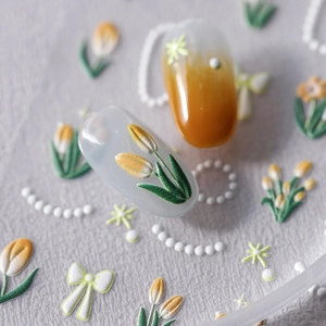 5D geprägte Tulpenblüten-Nagelsticker mit weißen Schleifen auf Nagelkunst-Dekor