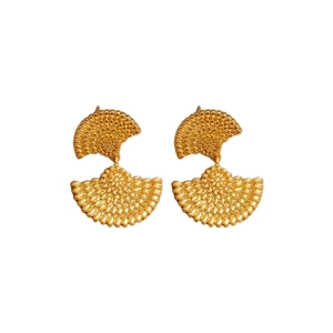 Vintage gold-plated fan-shaped earrings with intricate hollow woven metal texture
