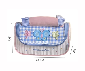 Detailed size parameters of the strawberry plaid pencil case: 23.5cm x 17cm x 9cm