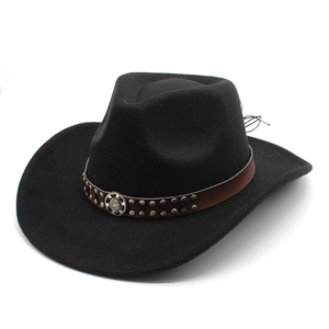 Klassischer schwarzer Cowboyhut aus Wollfilz mit braunem Lederband und Metallnieten
